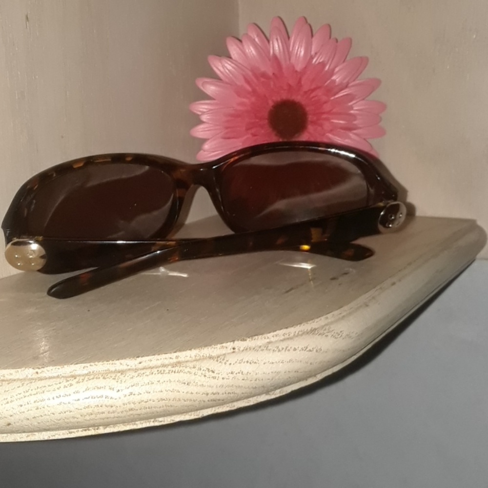 Tortoise shell sunglasses - Picture 2 of 8